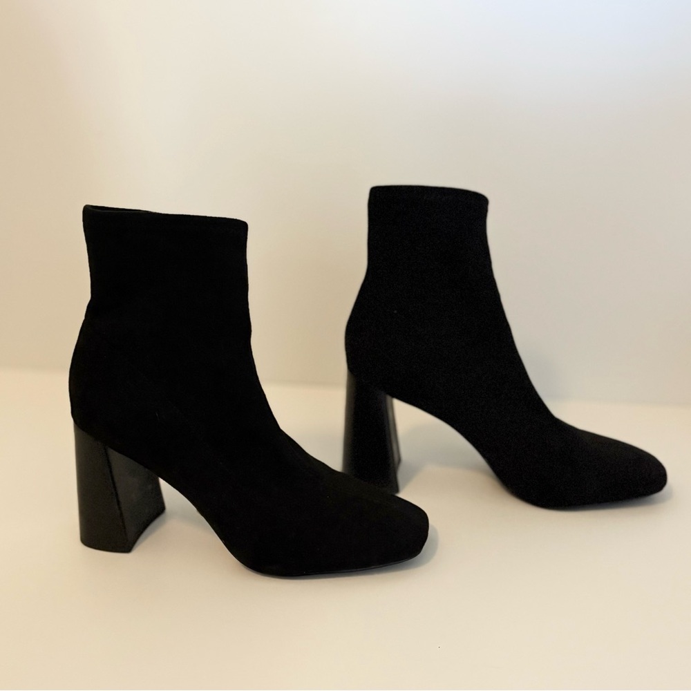 Charles by Charles David Black Faux Suede Sock Booties Sz 5